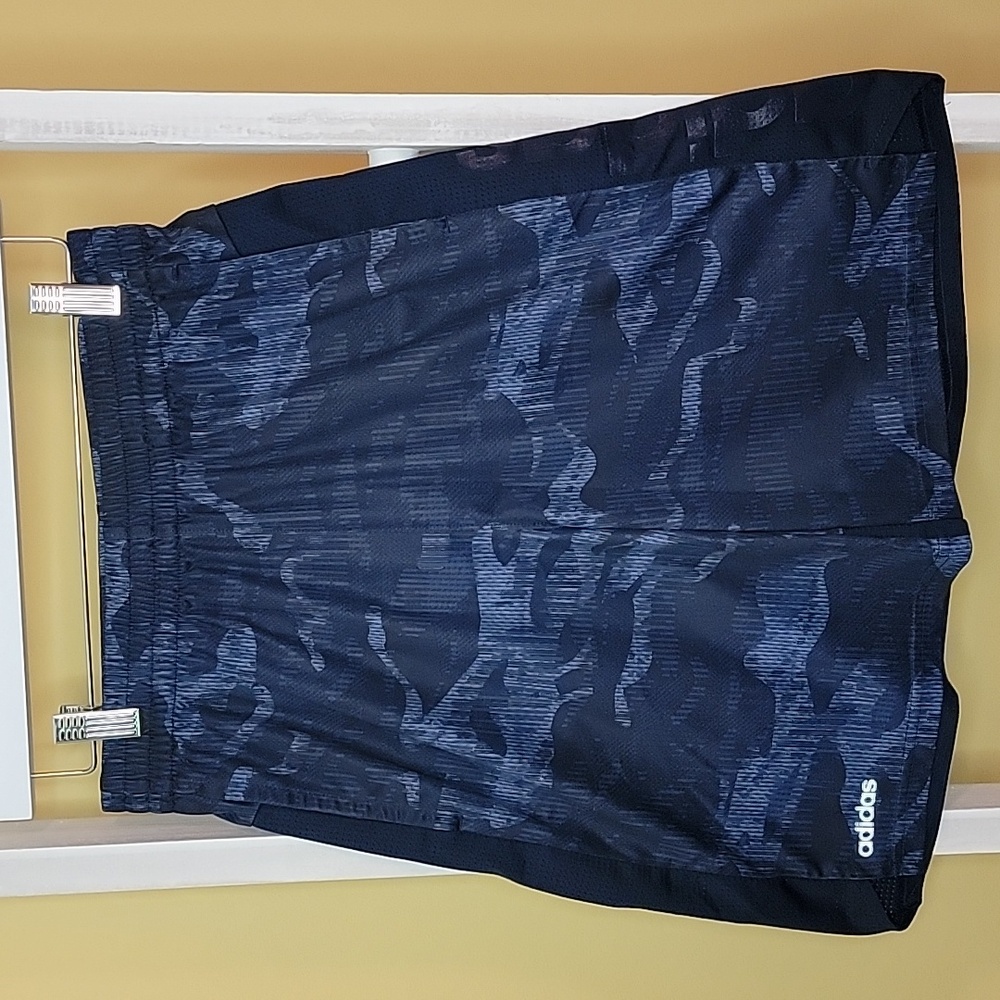Adidas Shorts XL 18/20 - Picture 8 of 8